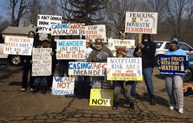 Cracked Casing Vienna Ohio Protest pic